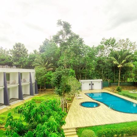 Lavendish Wild Safari Hotel Wasgamuwa Exterior photo