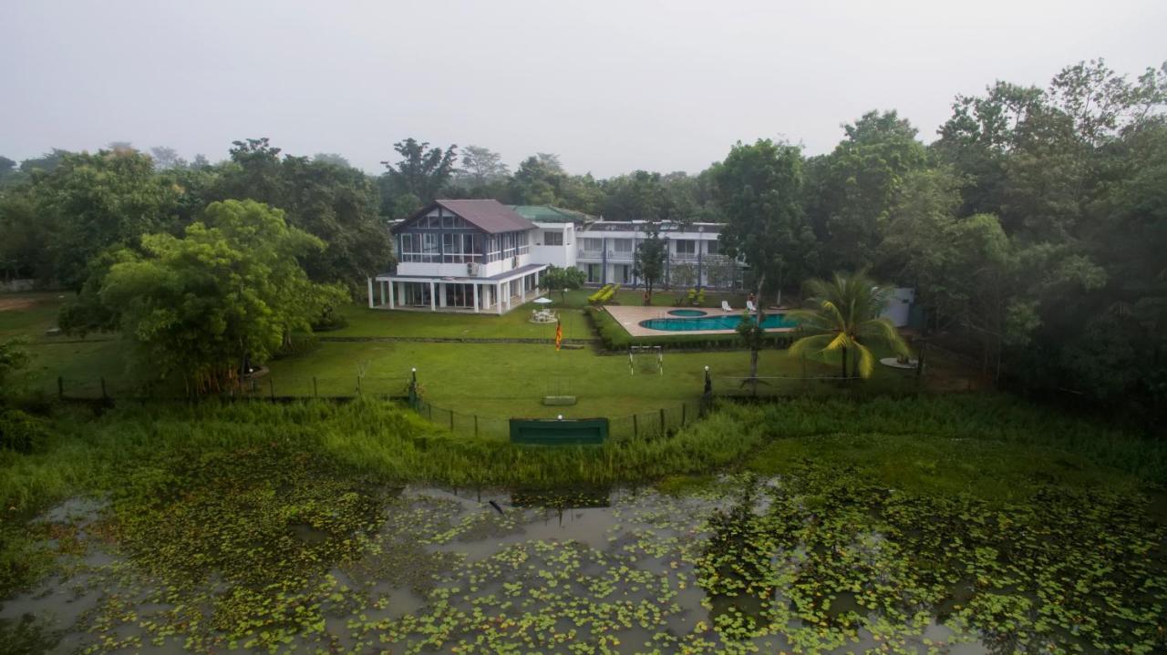Lavendish Wild Safari Hotel Wasgamuwa Exterior photo