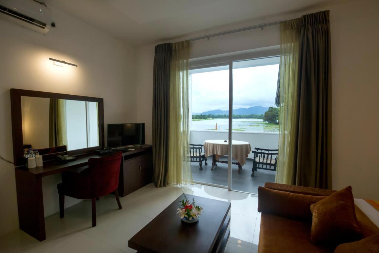 Lavendish Wild Safari Hotel Wasgamuwa Exterior photo