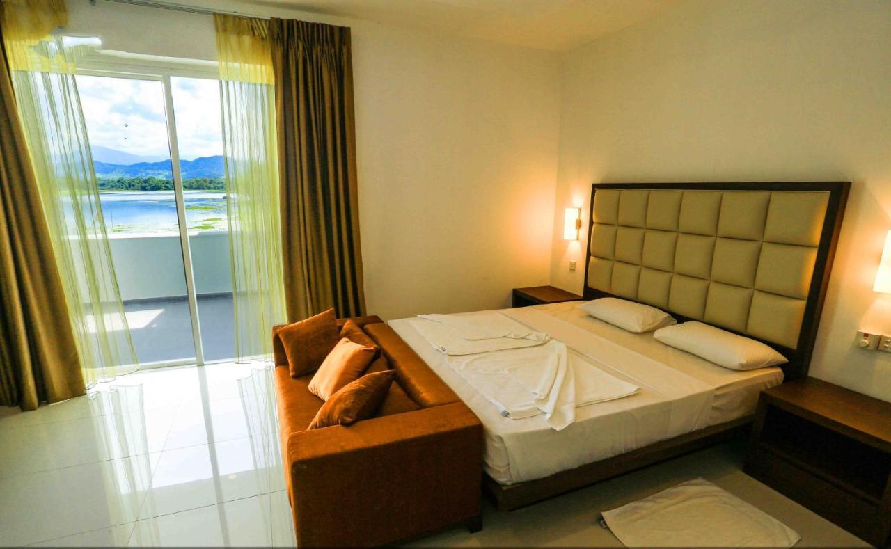 Lavendish Wild Safari Hotel Wasgamuwa Exterior photo